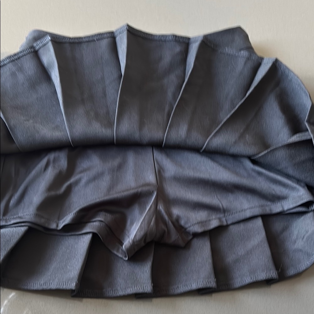 Classic Black Pleated Skirt - Picture 5 of 5